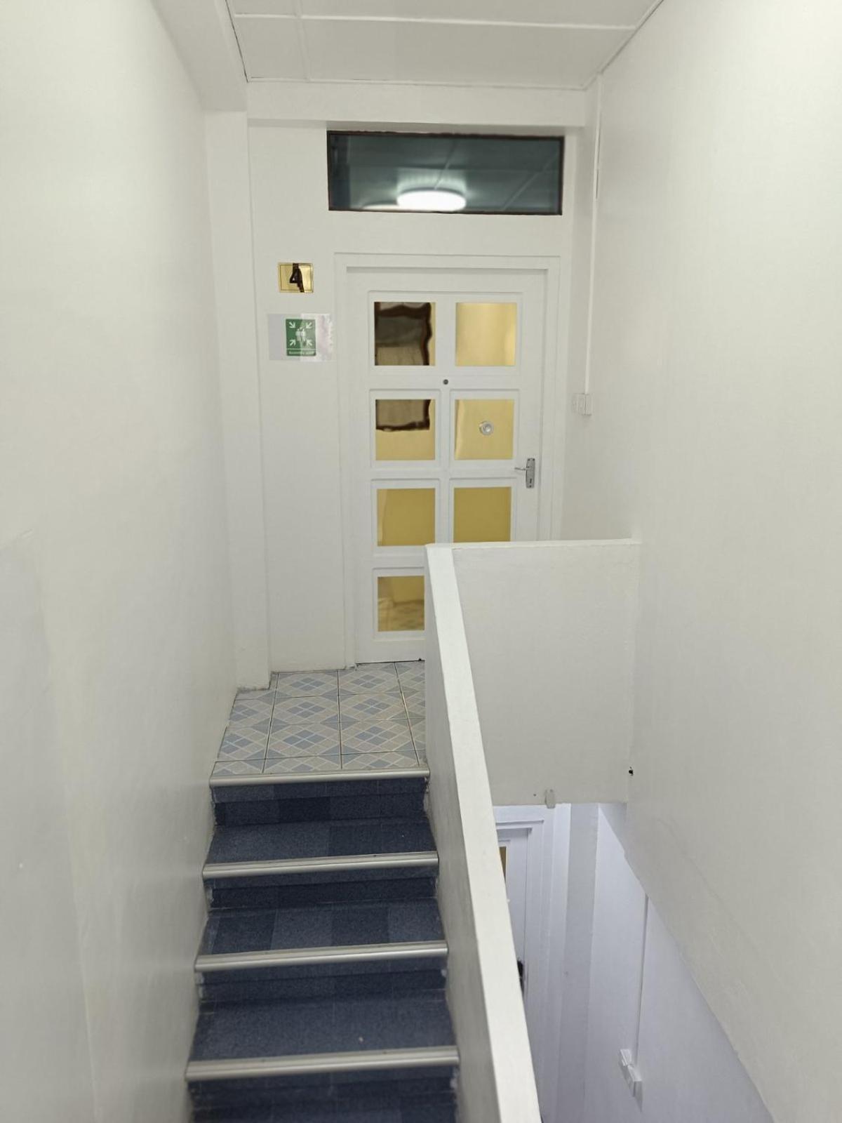 Ontrack Travel Transit Hotel Malé Exteriör bild